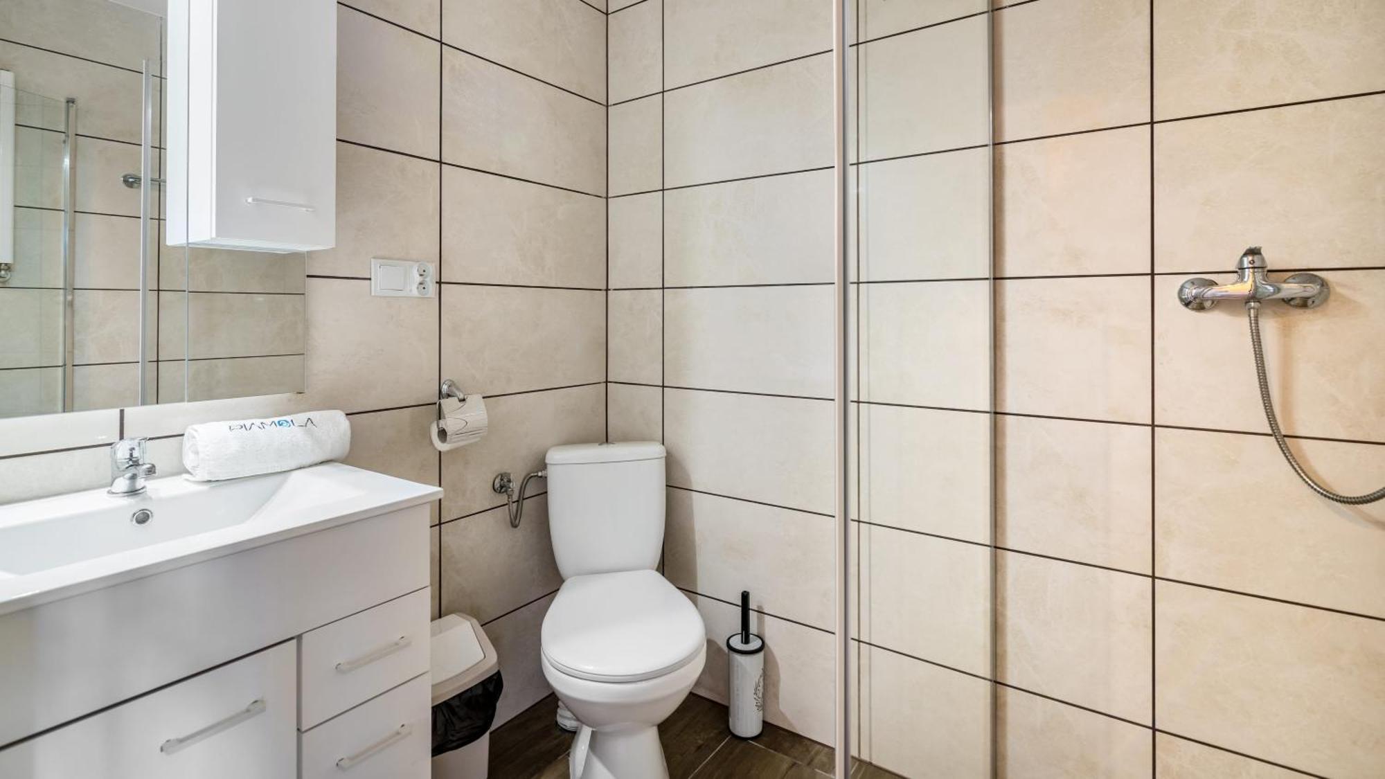 Elmak Piamola Apartment